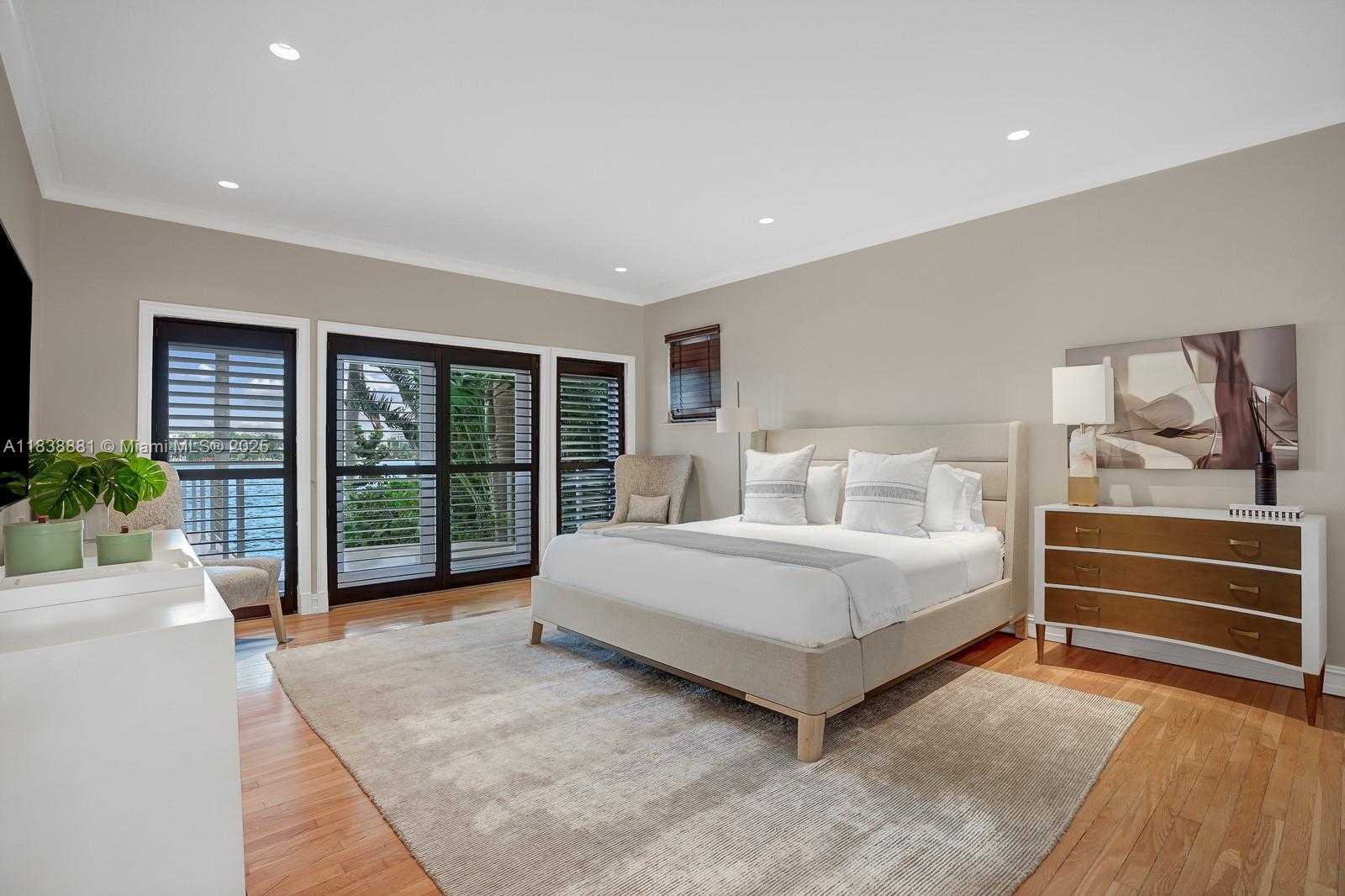 Small Image of 315 EAST RIVO ALTO DR, Miami Beach Number 20