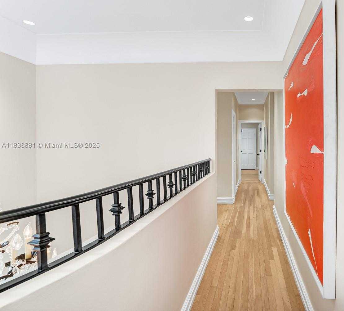 Small Image of 315 EAST RIVO ALTO DR, Miami Beach Number 25
