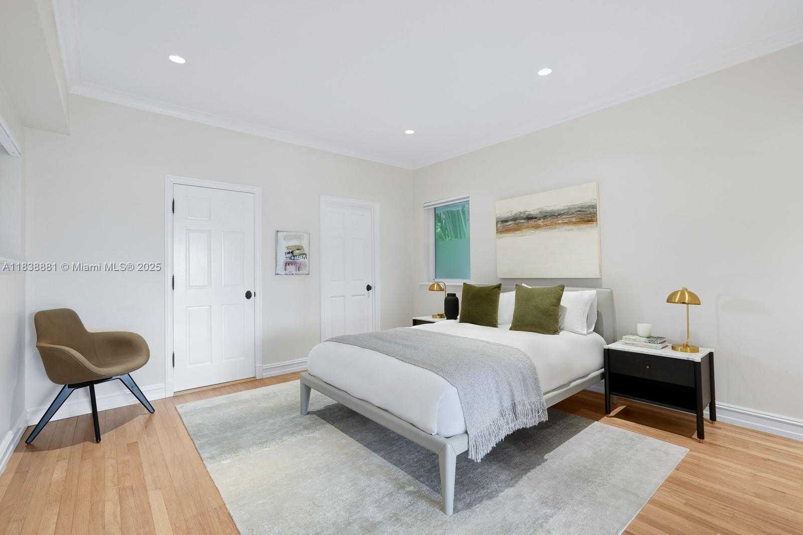 Small Image of 315 EAST RIVO ALTO DR, Miami Beach Number 35
