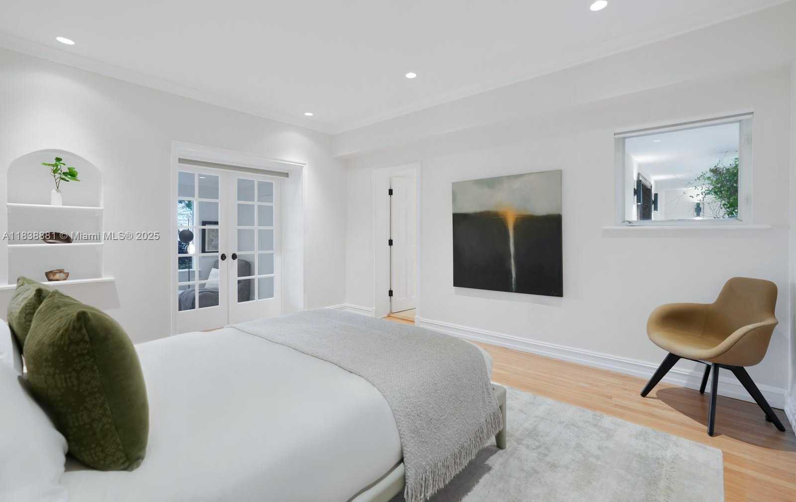 Small Image of 315 EAST RIVO ALTO DR, Miami Beach Number 36