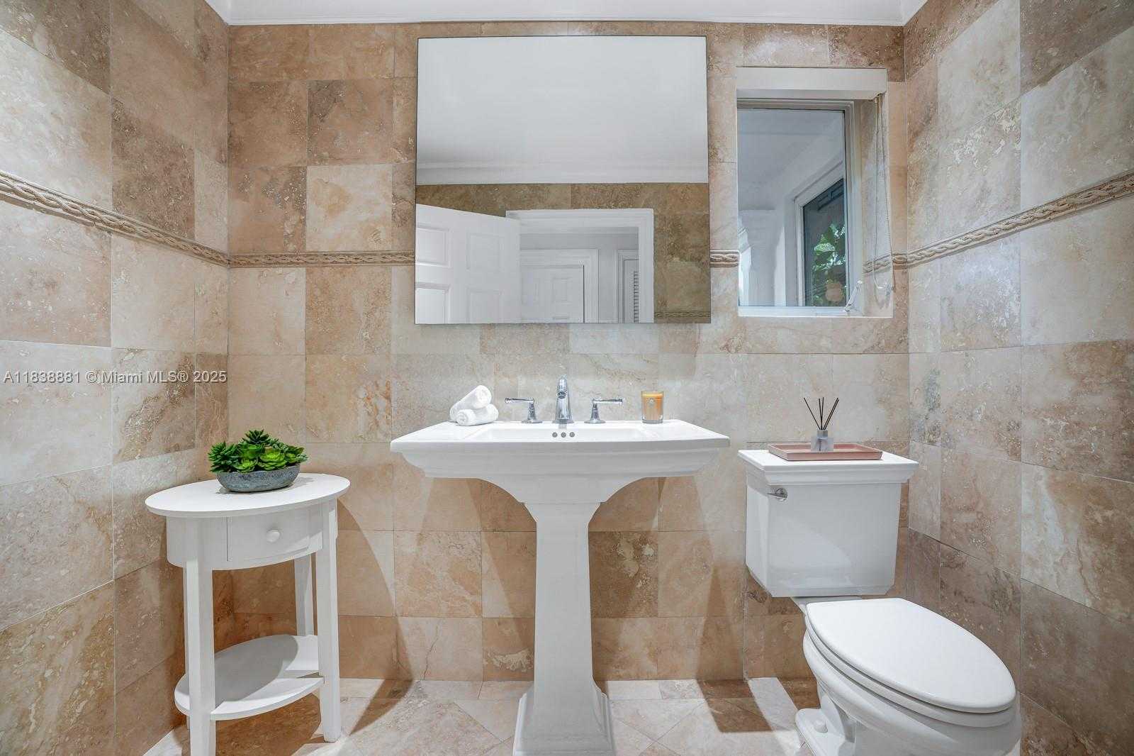 Small Image of 315 EAST RIVO ALTO DR, Miami Beach Number 39