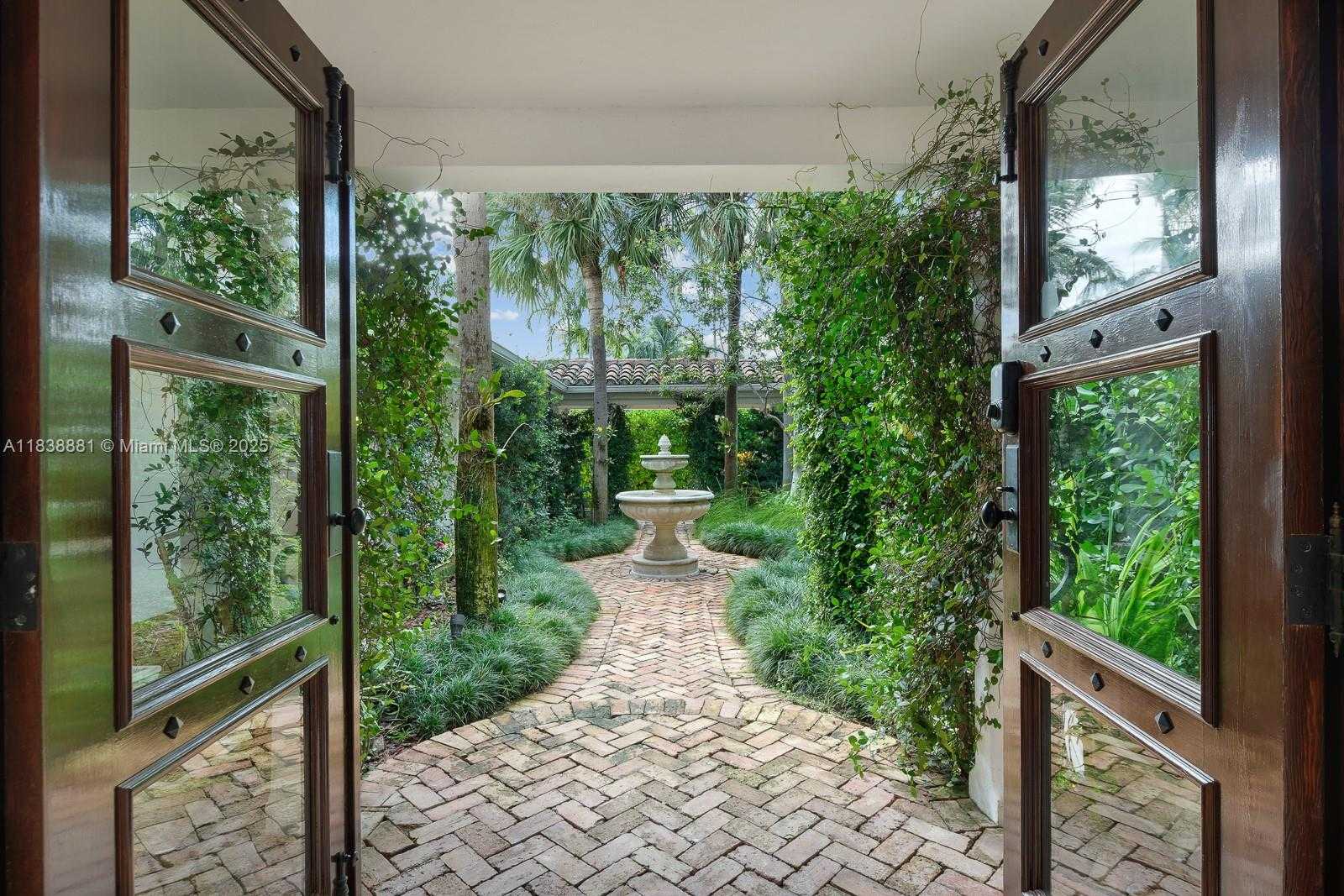 Small Image of 315 EAST RIVO ALTO DR, Miami Beach Number 41
