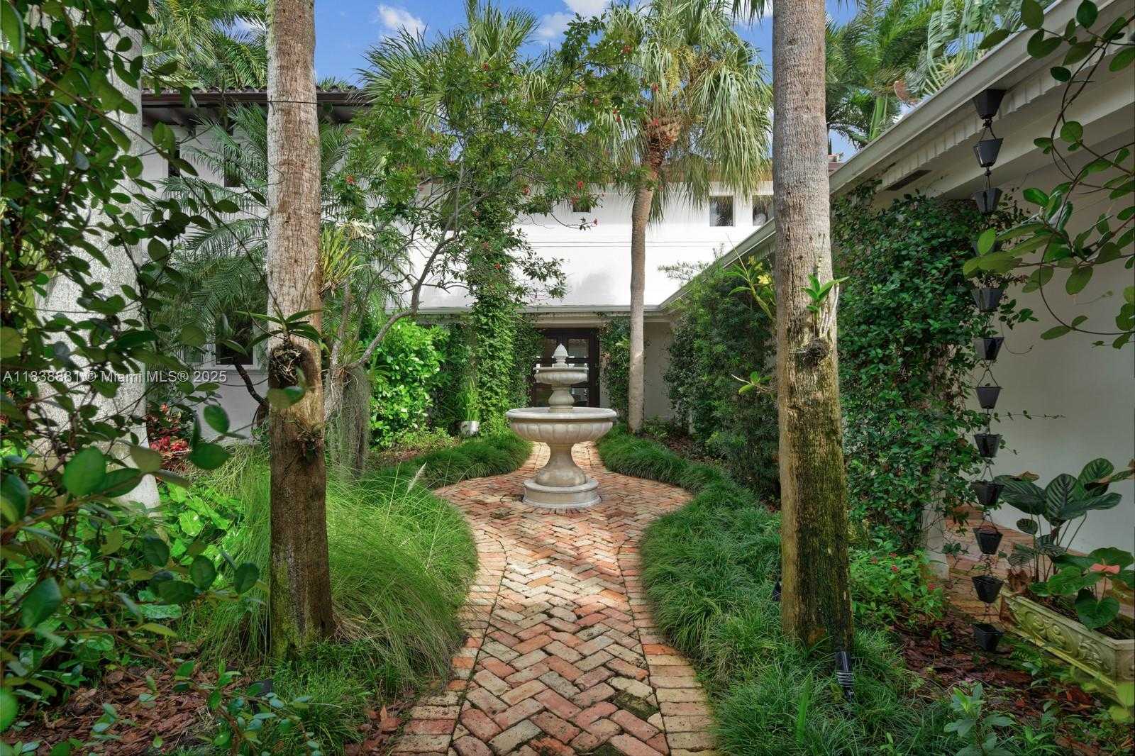Small Image of 315 EAST RIVO ALTO DR, Miami Beach Number 42