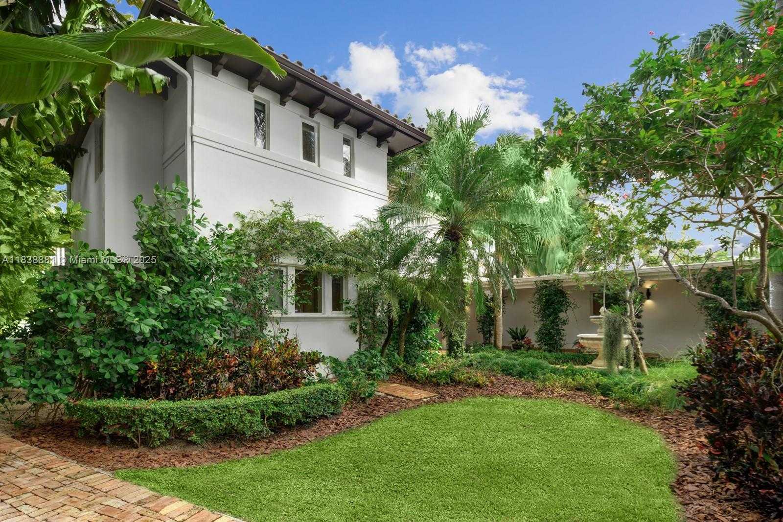 Small Image of 315 EAST RIVO ALTO DR, Miami Beach Number 45