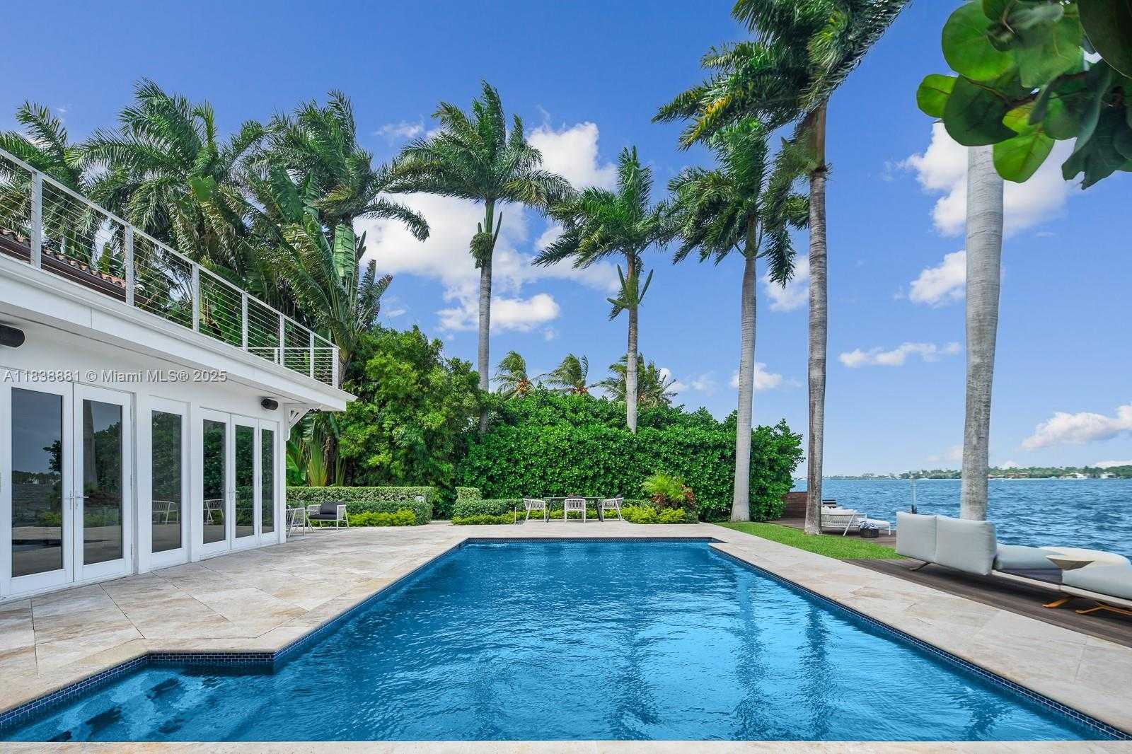 Small Image of 315 EAST RIVO ALTO DR, Miami Beach Number 48