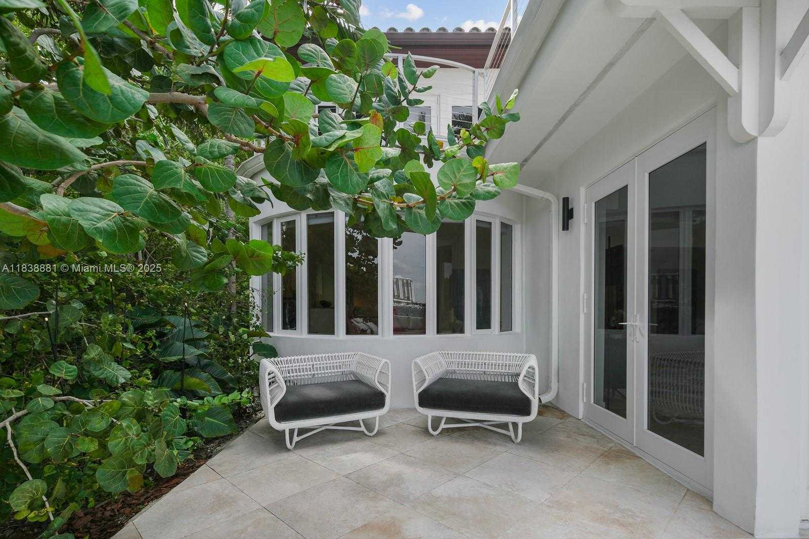 Small Image of 315 EAST RIVO ALTO DR, Miami Beach Number 51