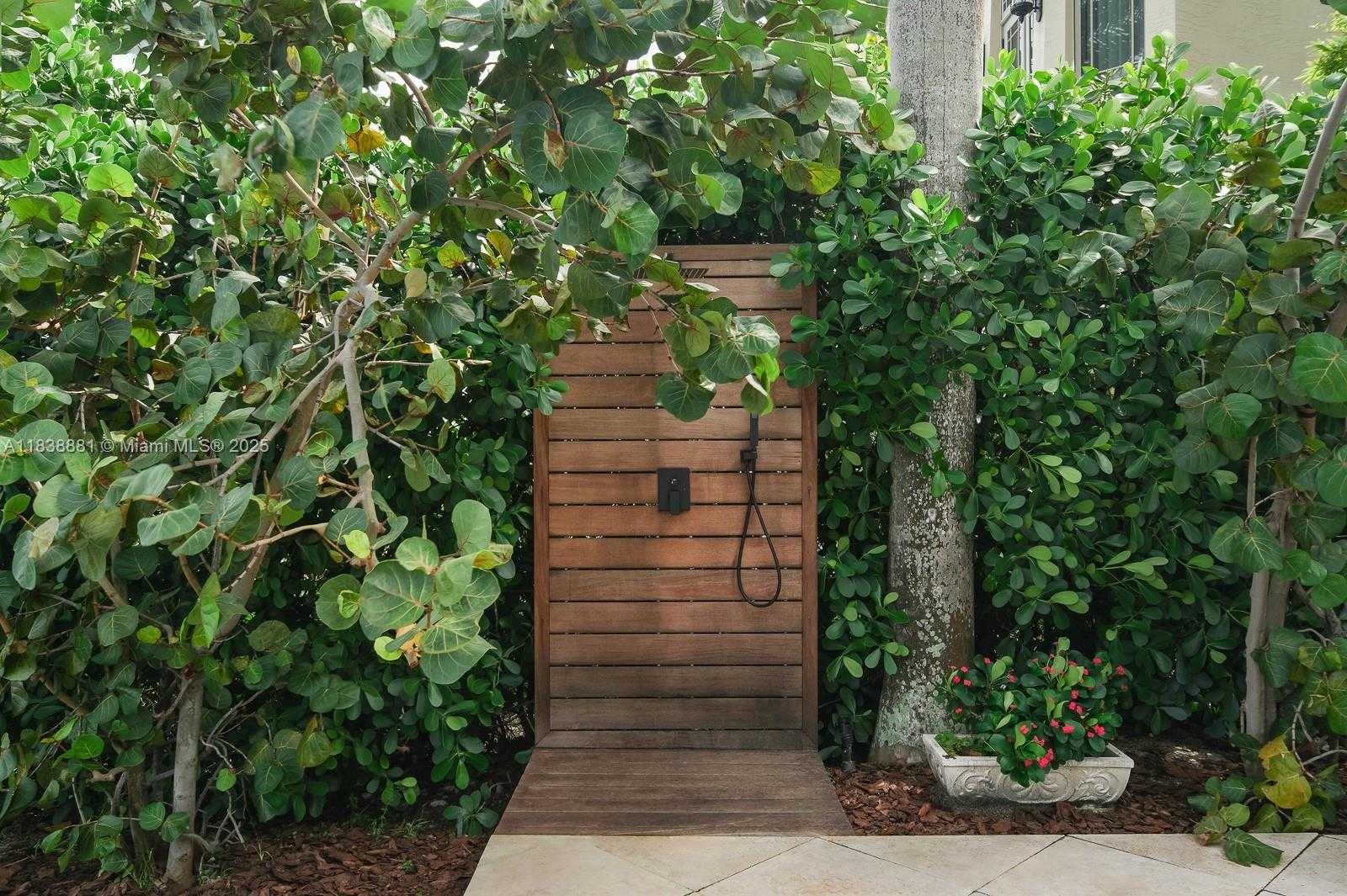 Small Image of 315 EAST RIVO ALTO DR, Miami Beach Number 52