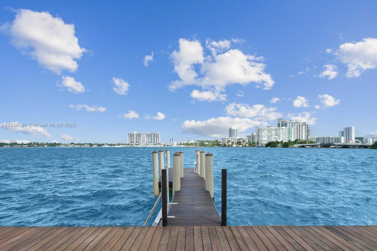 Small Image of 315 EAST RIVO ALTO DR, Miami Beach Number 55