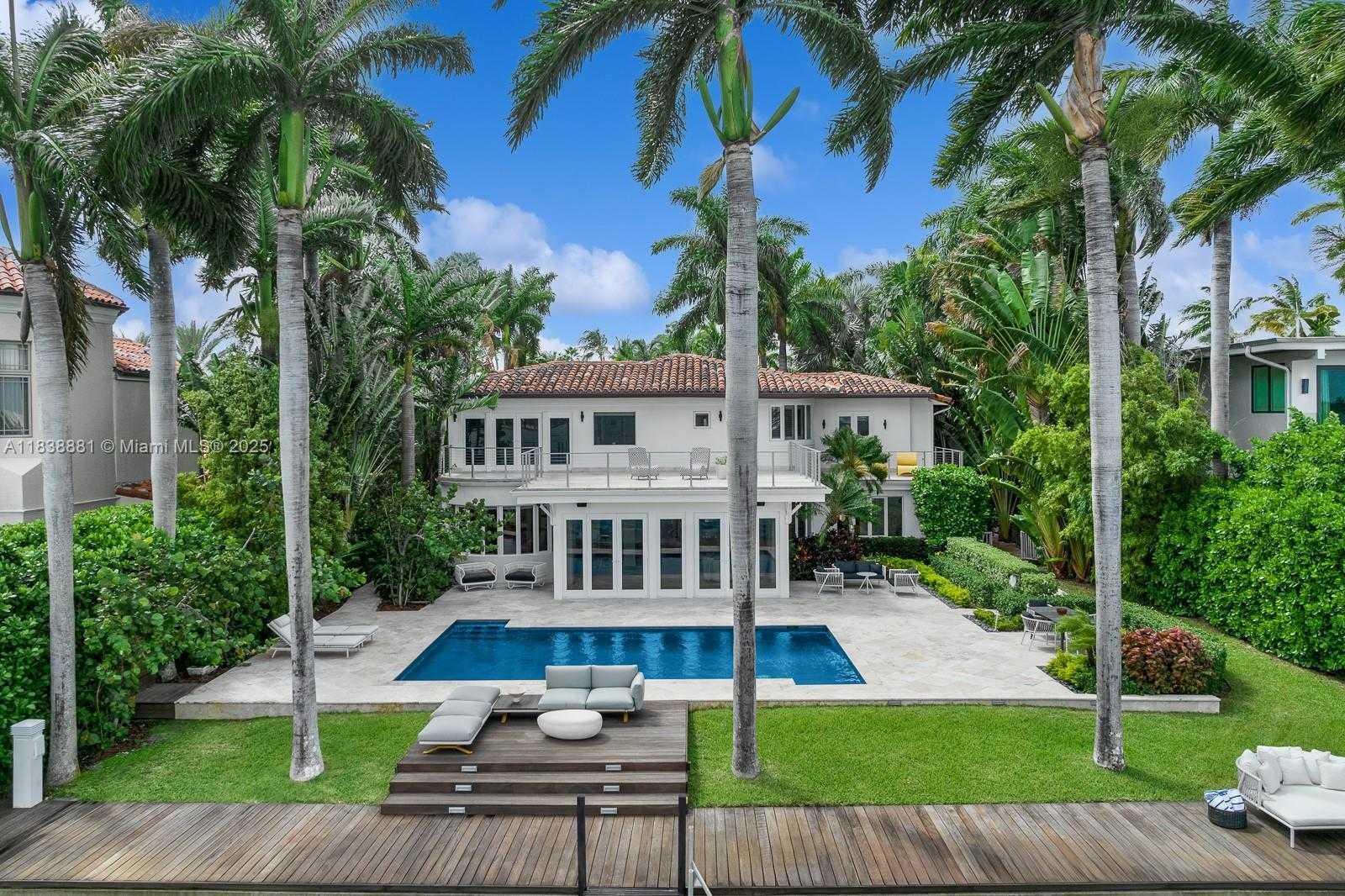 Small Image of 315 EAST RIVO ALTO DR, Miami Beach Number 56
