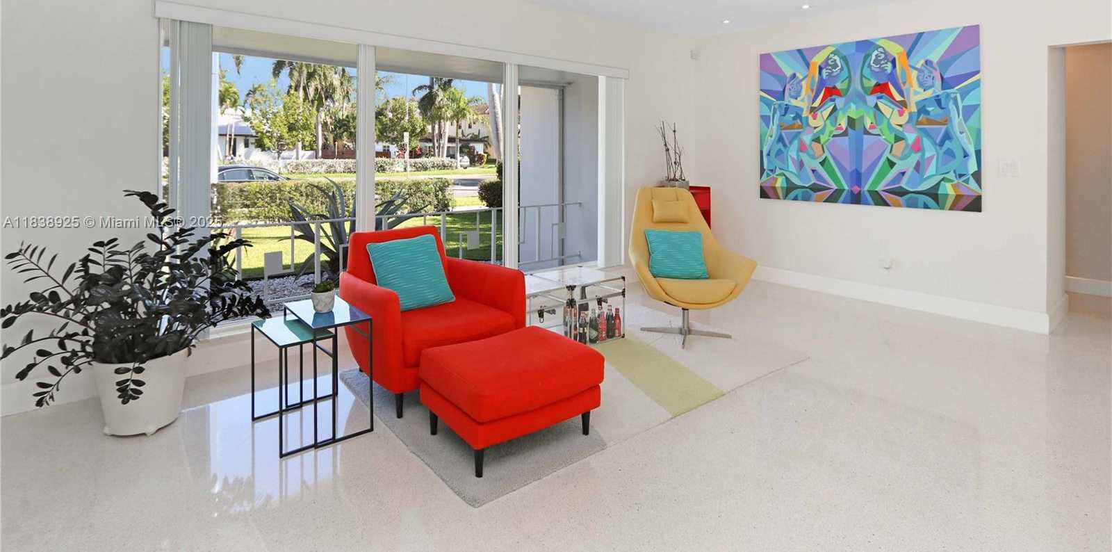 Small Image of 952 HOLLYWOOD BLVD, Hollywood Number 6