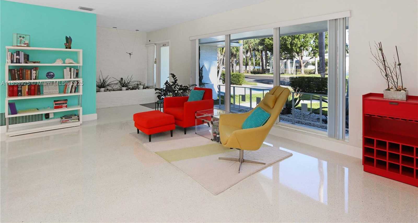 Small Image of 952 HOLLYWOOD BLVD, Hollywood Number 8