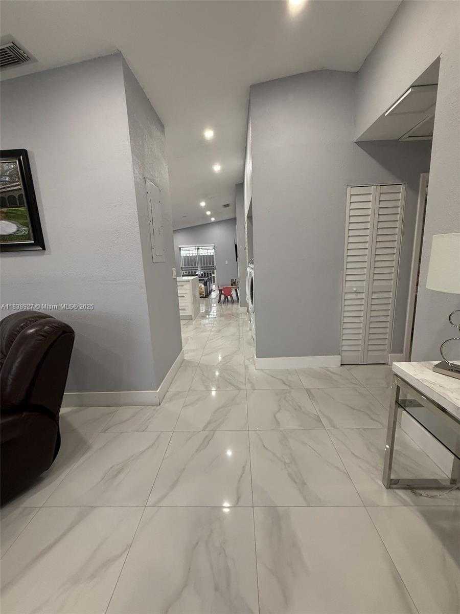 Small Image of 3134 WEST 70TH TER, Hialeah Number 3