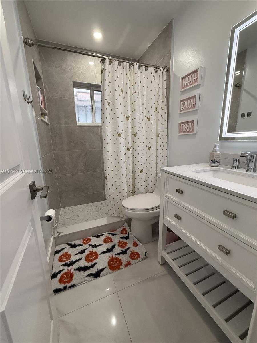 Small Image of 3134 WEST 70TH TER, Hialeah Number 6