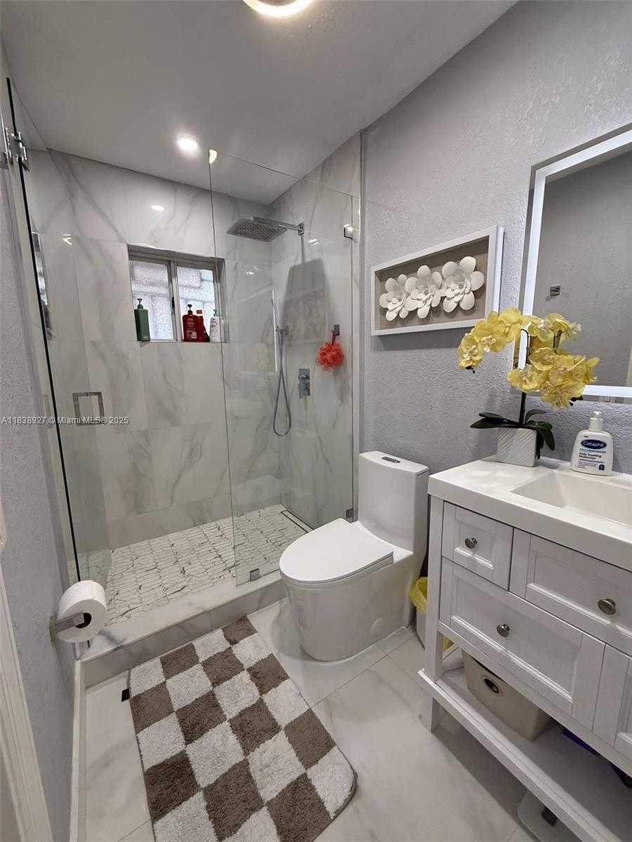 Small Image of 3134 WEST 70TH TER, Hialeah Number 7