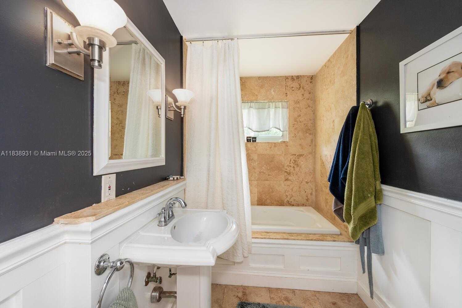 Small Image of 6957 SOUTH WEST 148TH TER, Palmetto Bay Number 16