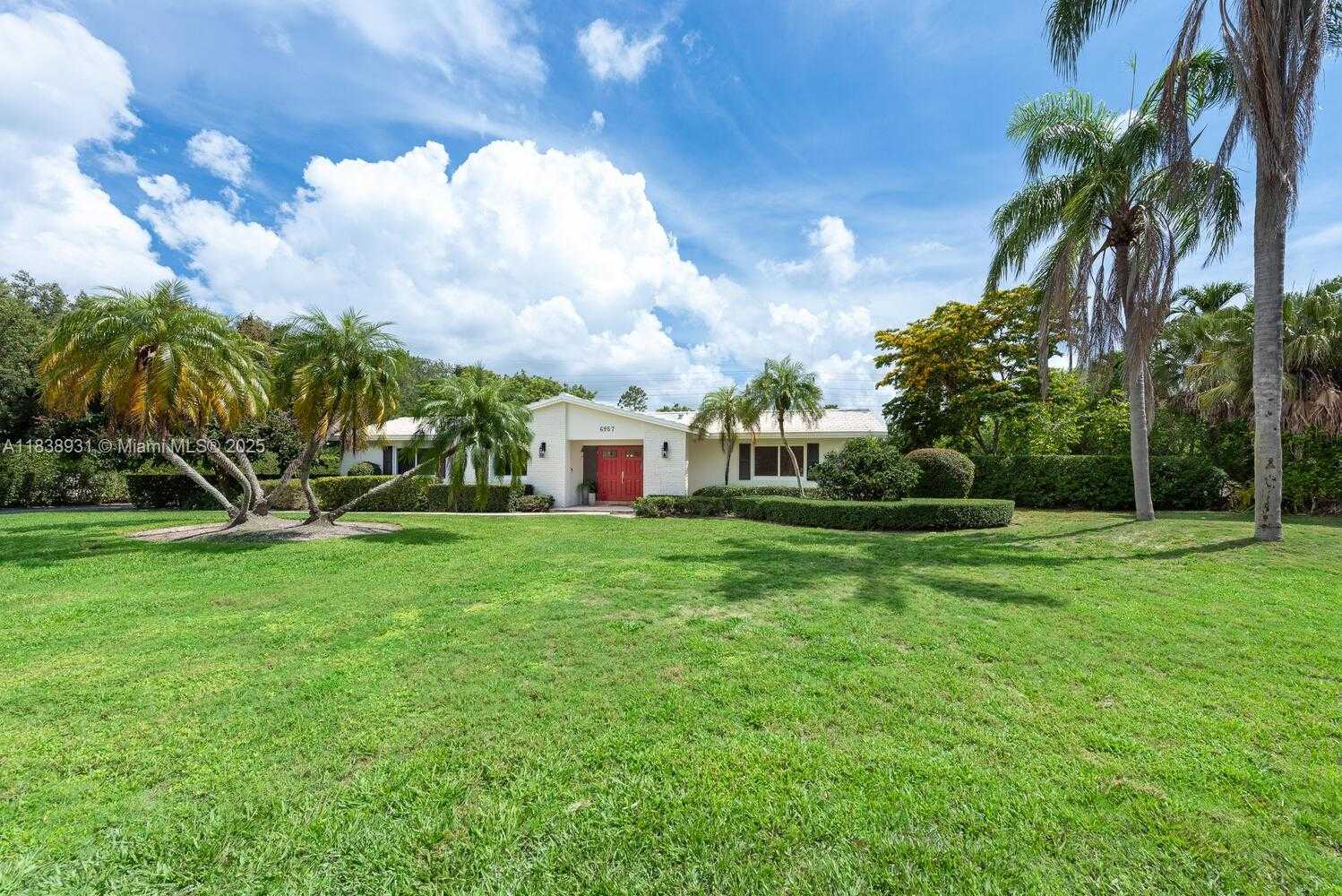Small Image of 6957 SOUTH WEST 148TH TER, Palmetto Bay Number 2