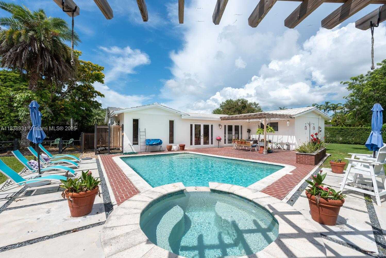 Small Image of 6957 SOUTH WEST 148TH TER, Palmetto Bay Number 28