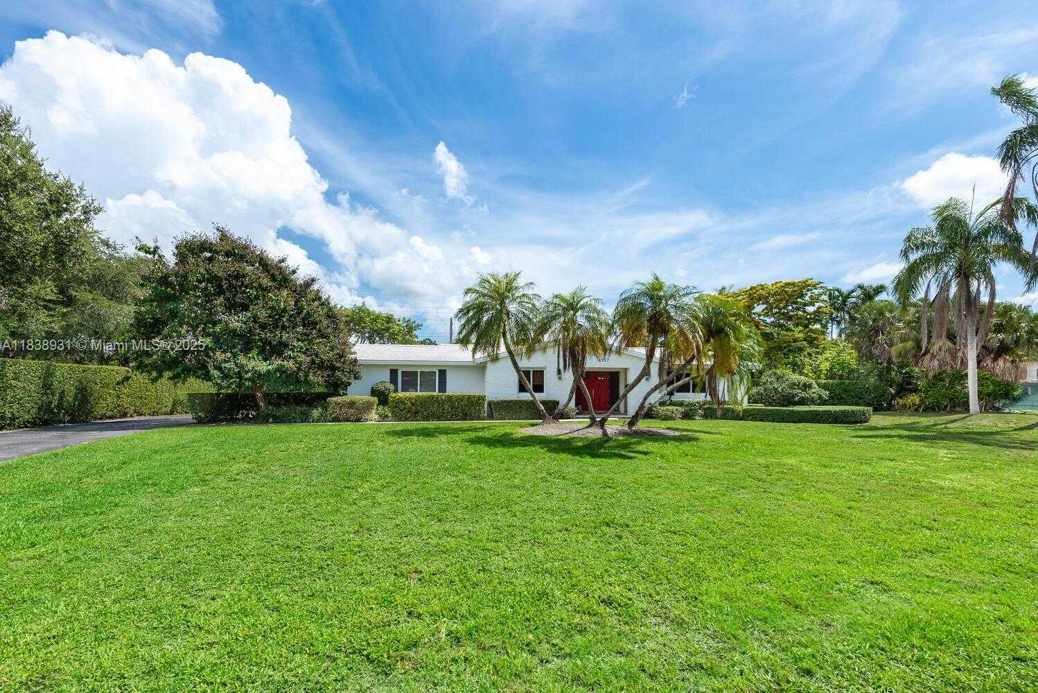 Small Image of 6957 SOUTH WEST 148TH TER, Palmetto Bay Number 3