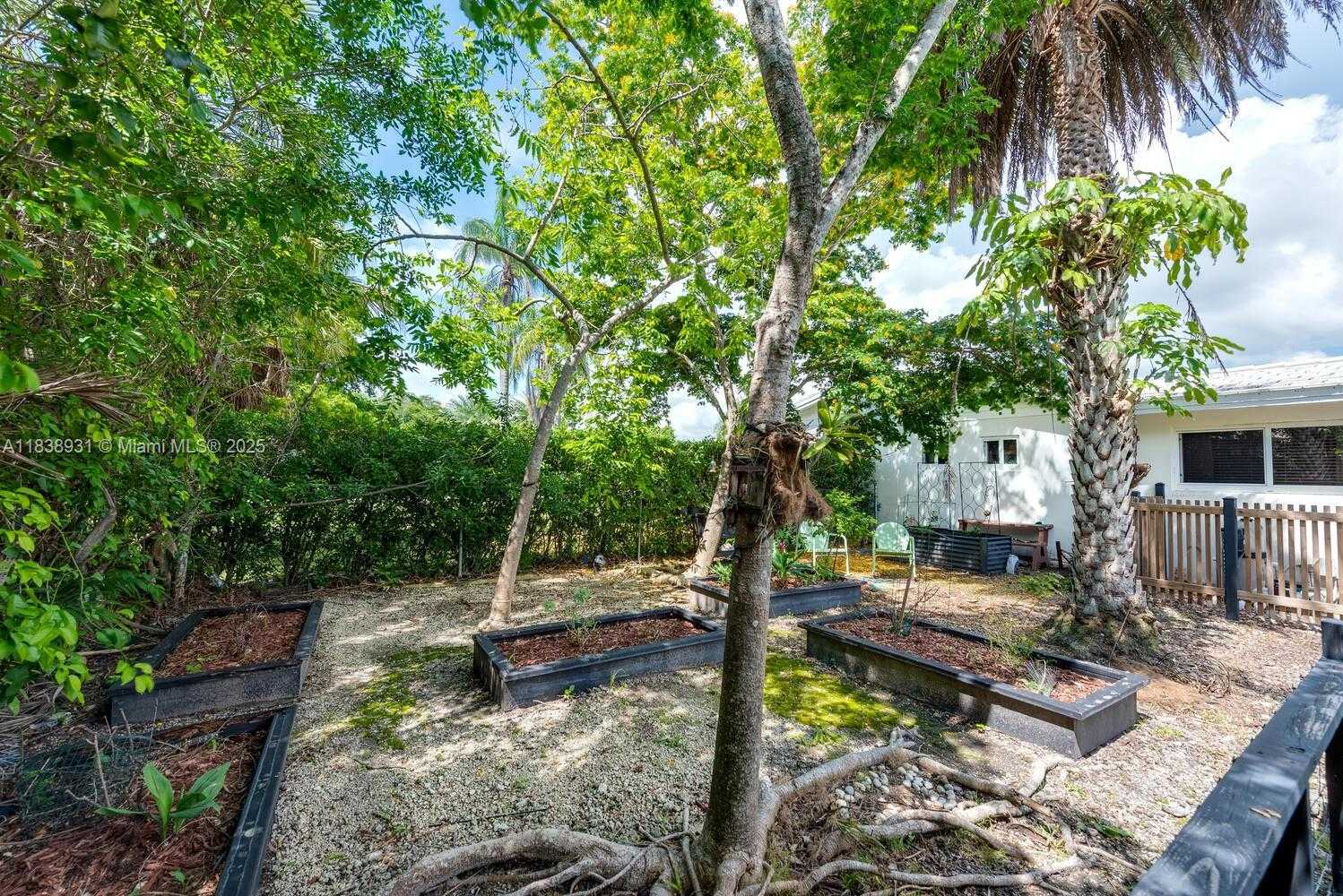 Small Image of 6957 SOUTH WEST 148TH TER, Palmetto Bay Number 31