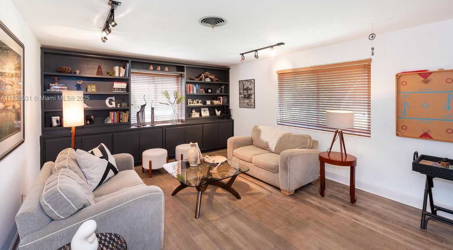 Small Image of 6957 SOUTH WEST 148TH TER, Palmetto Bay Number 6