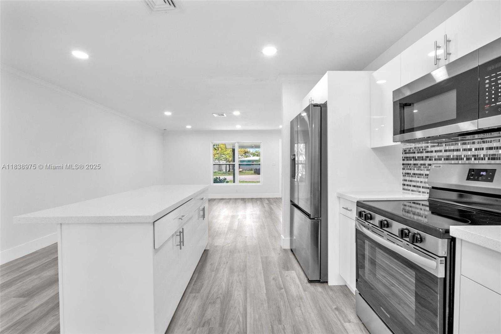 Small Image of 1840 NORTH WEST 32ND ST, Oakland Park Number 8