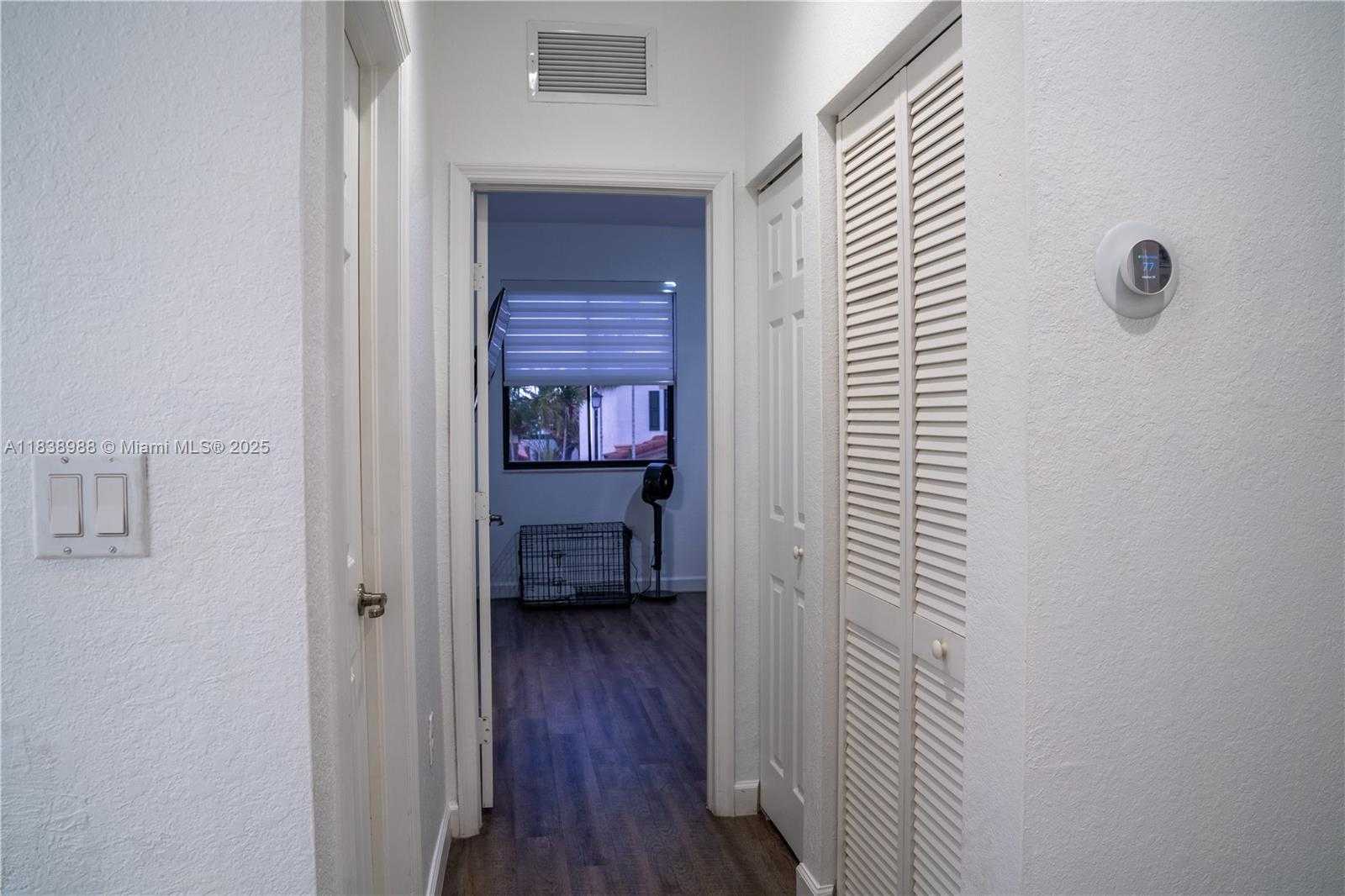 Small Image of Hialeah Number 35