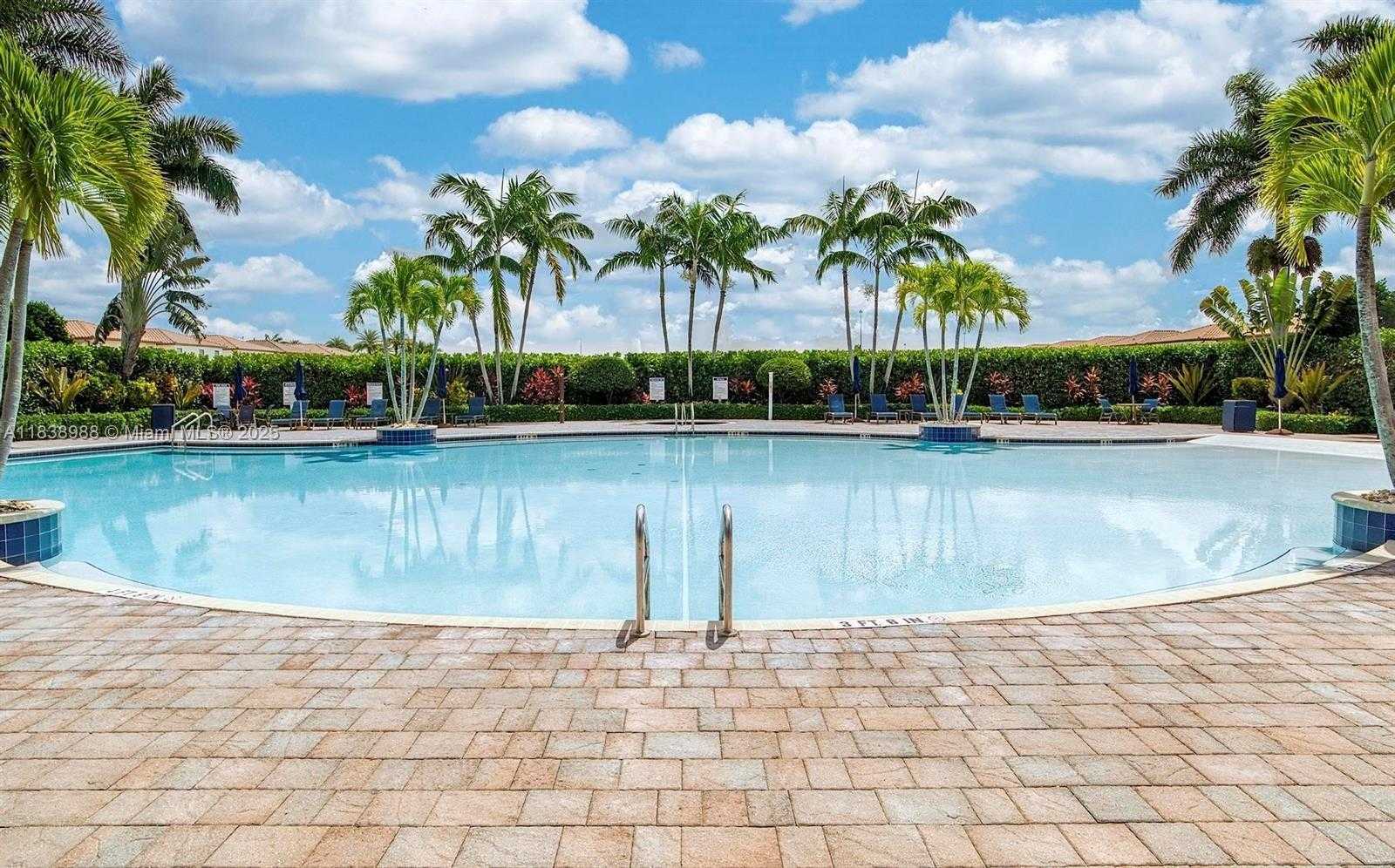 Small Image of Hialeah Number 58