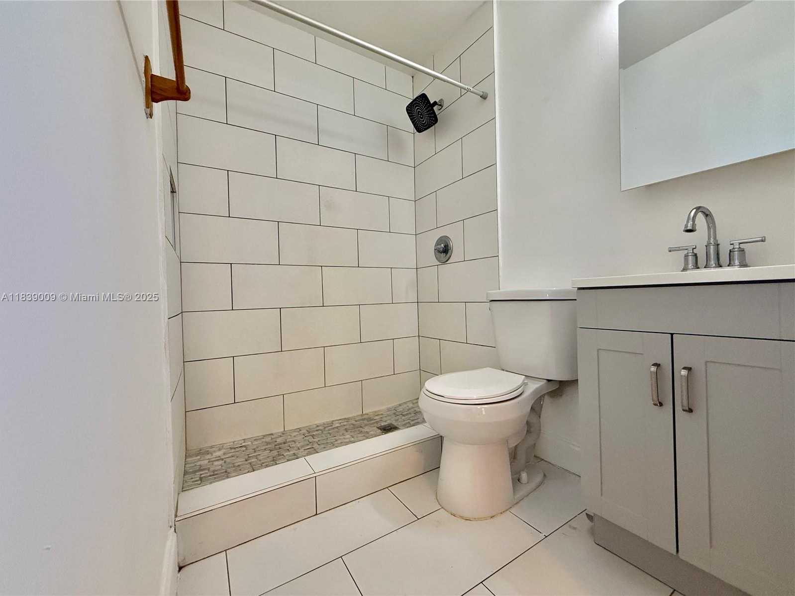 Small Image of 2406 NORTH 28TH AVE, Hollywood Number 11