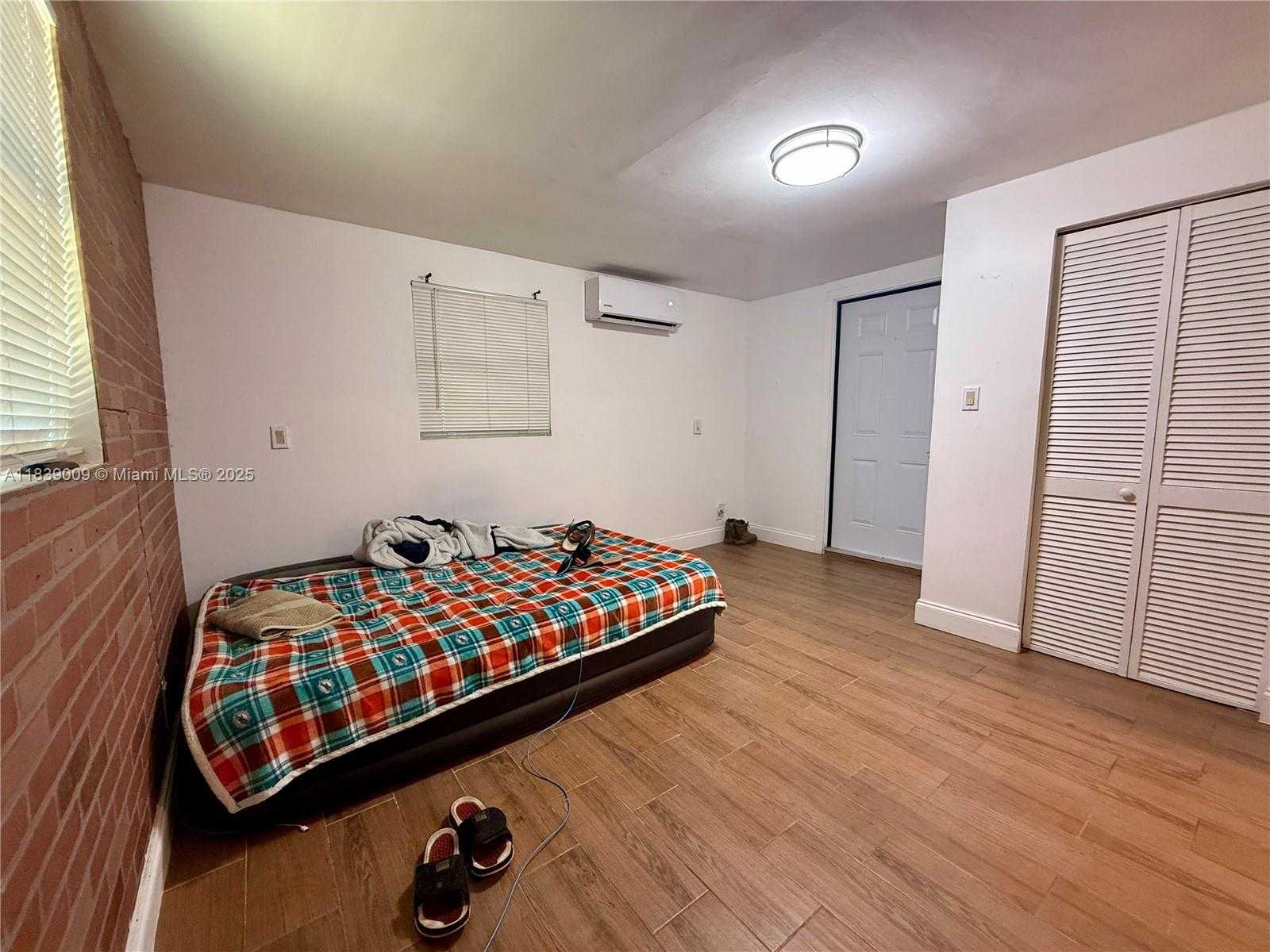 Small Image of 2406 NORTH 28TH AVE, Hollywood Number 14