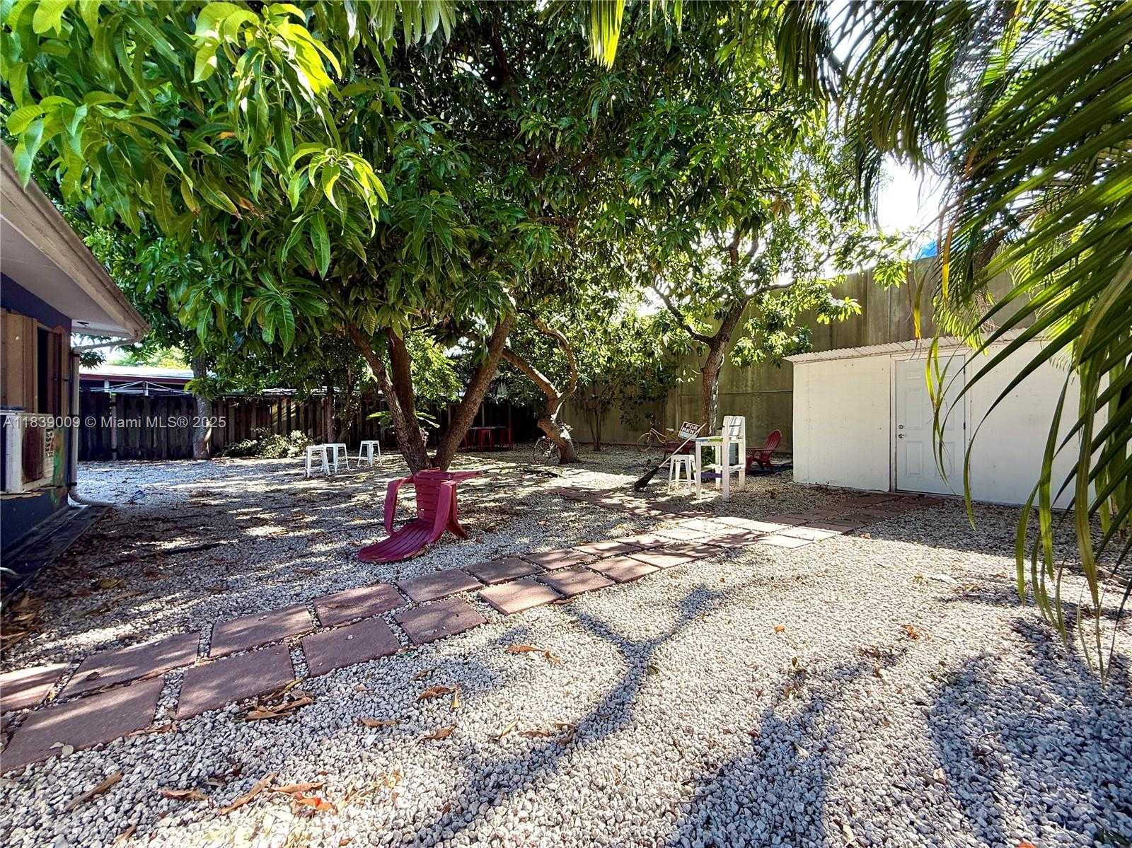 Small Image of 2406 NORTH 28TH AVE, Hollywood Number 16