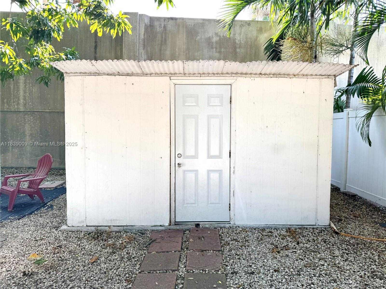 Small Image of 2406 NORTH 28TH AVE, Hollywood Number 17
