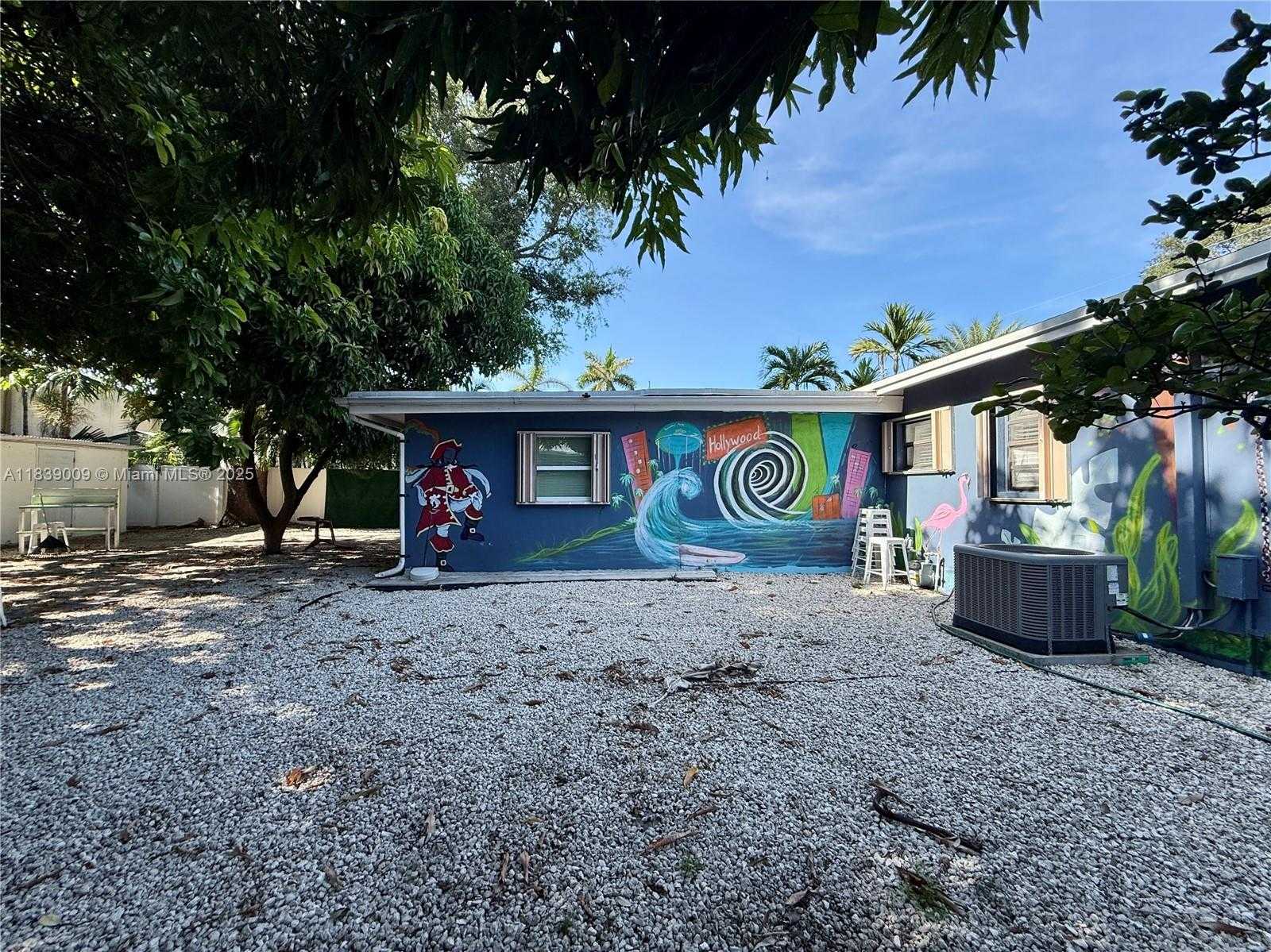 Small Image of 2406 NORTH 28TH AVE, Hollywood Number 19