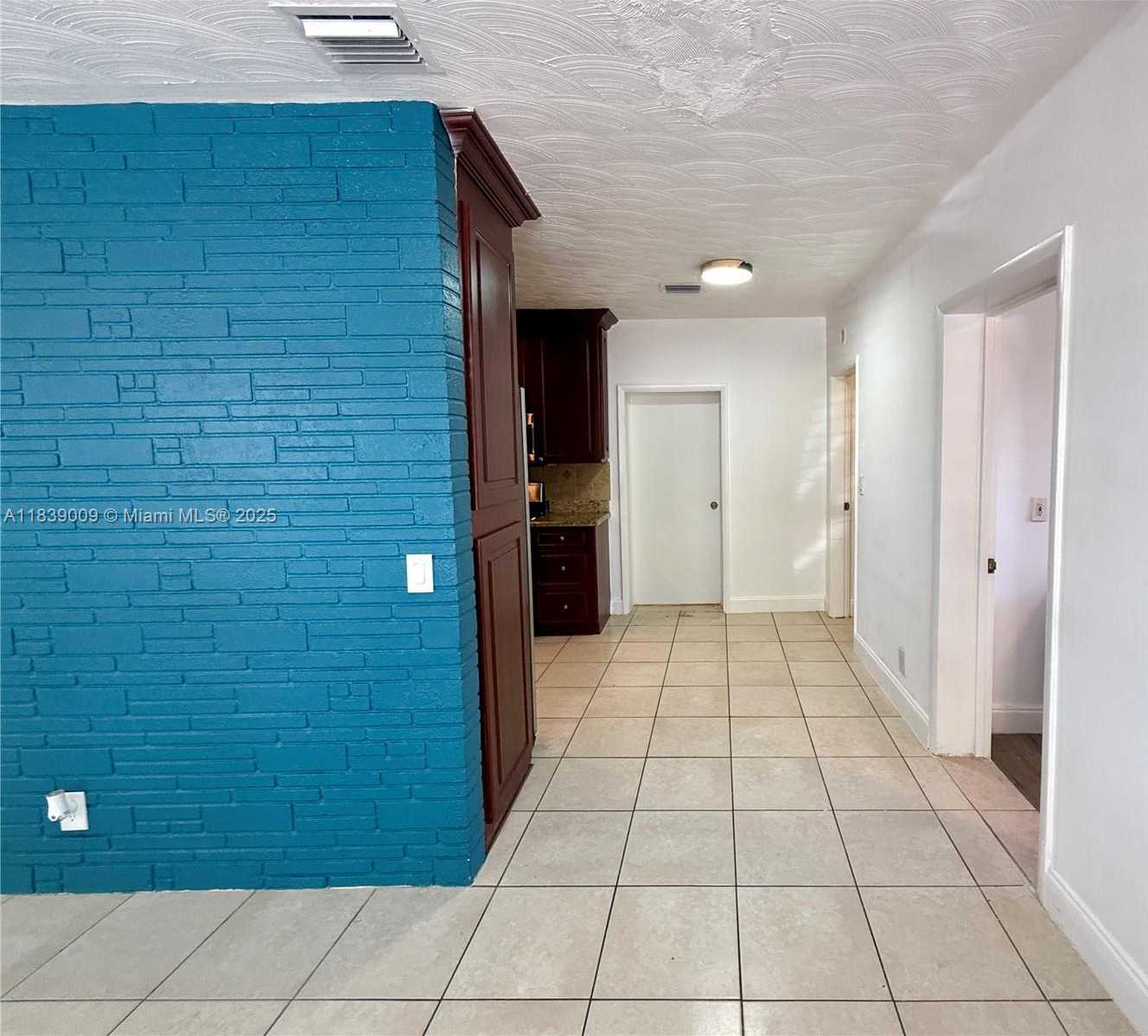 Small Image of 2406 NORTH 28TH AVE, Hollywood Number 4