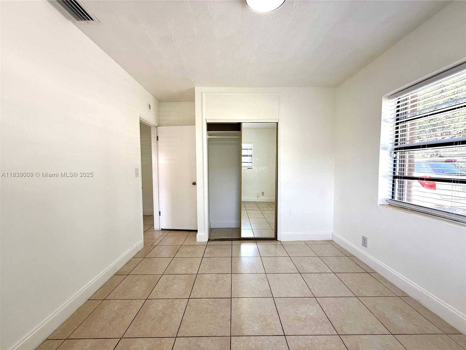 Small Image of 2406 NORTH 28TH AVE, Hollywood Number 8