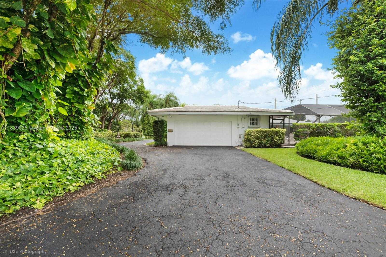 Small Image of 7805 SOUTH WEST 141ST ST, Palmetto Bay Number 2