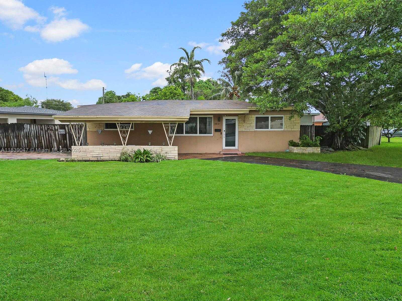 Small Image of 2812 SOUTH WEST 65TH AVE, Miramar Number 5