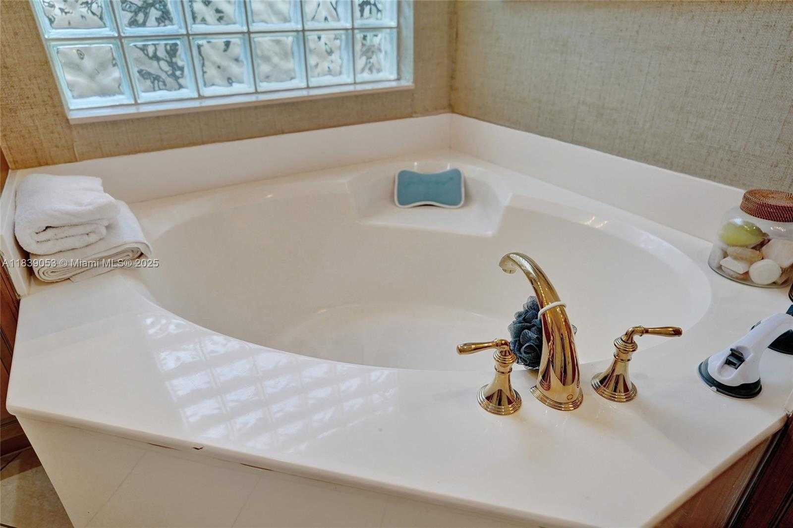 Small Image of 13648 VENICE BEACH PT, Delray Beach Number 39