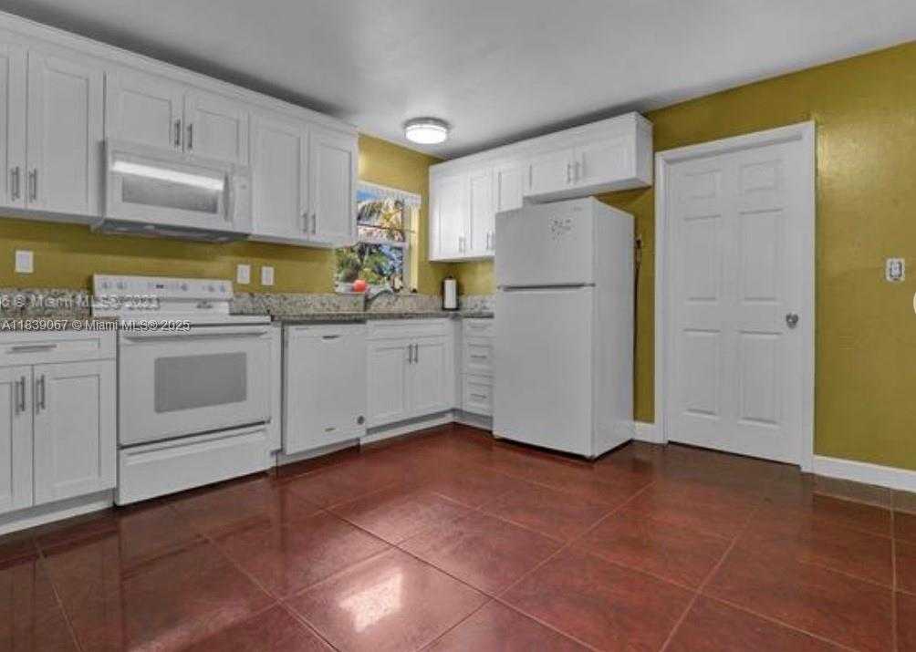 Small Image of 130 NORTH EAST 21ST CT, Pompano Beach Number 6