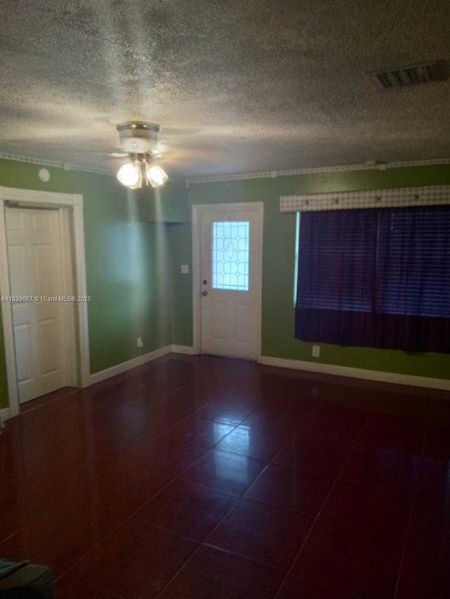 Small Image of 130 NORTH EAST 21ST CT, Pompano Beach Number 8