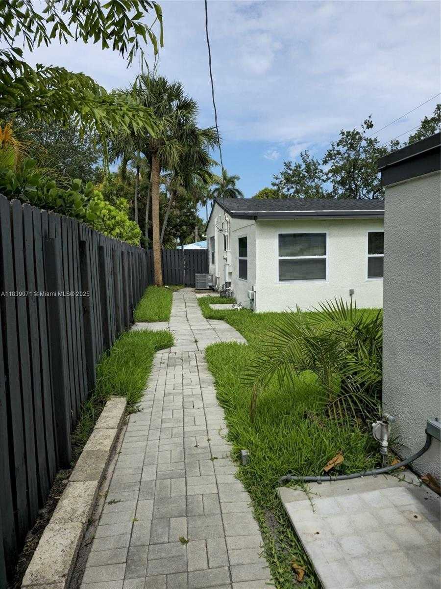 Small Image of 1141 SOUTH WEST 8TH TER, Fort Lauderdale Number 21