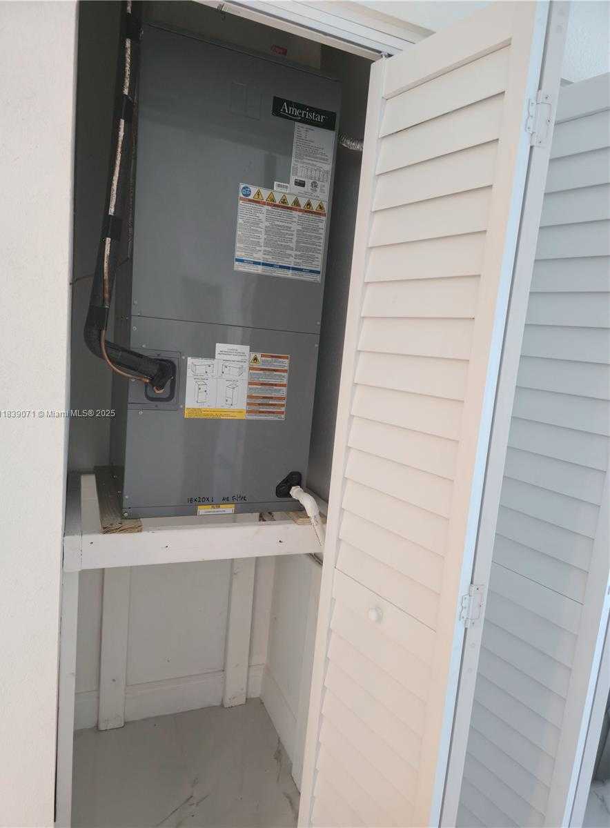 Small Image of 1141 SOUTH WEST 8TH TER, Fort Lauderdale Number 4