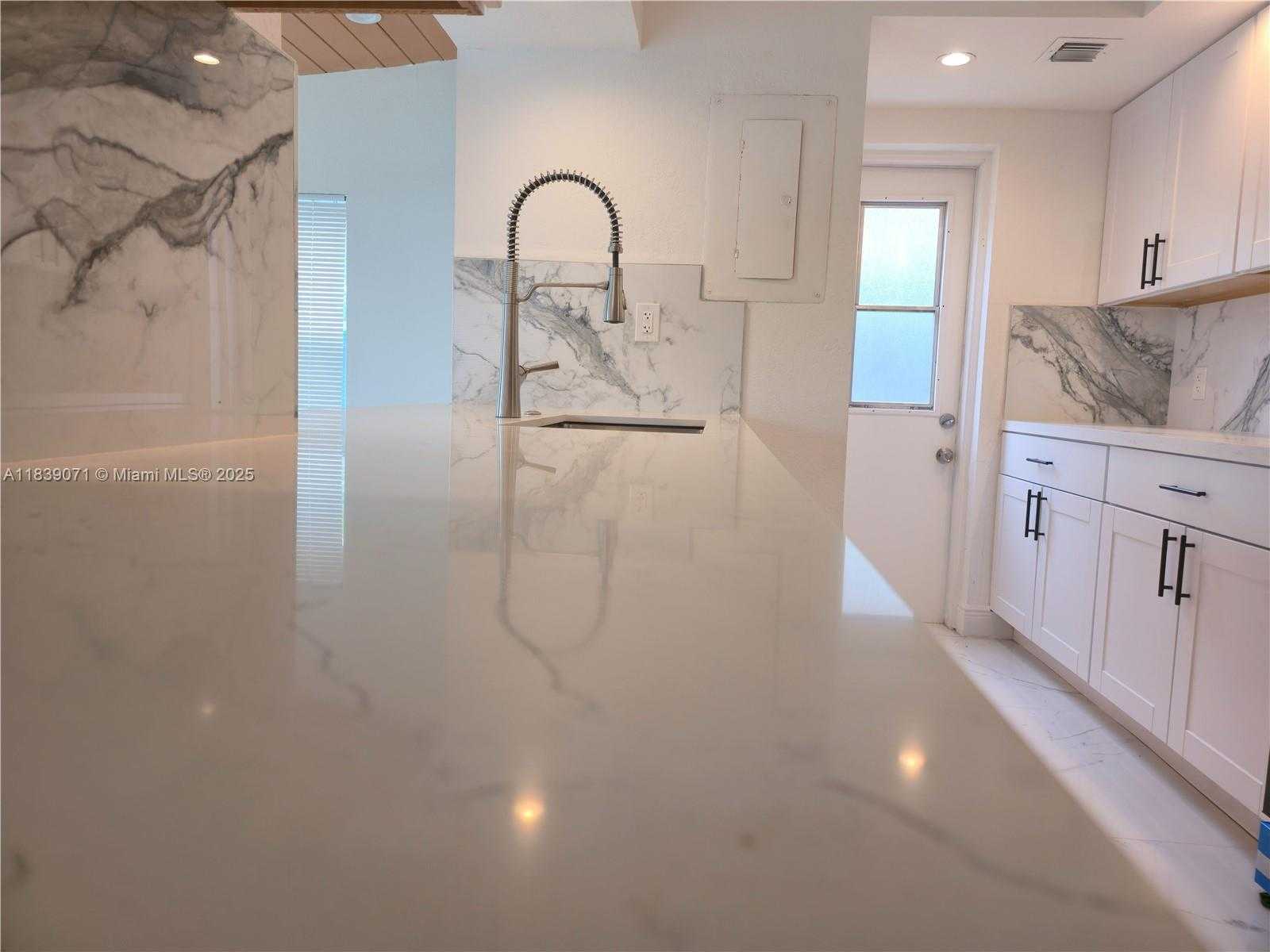 Small Image of 1141 SOUTH WEST 8TH TER, Fort Lauderdale Number 7