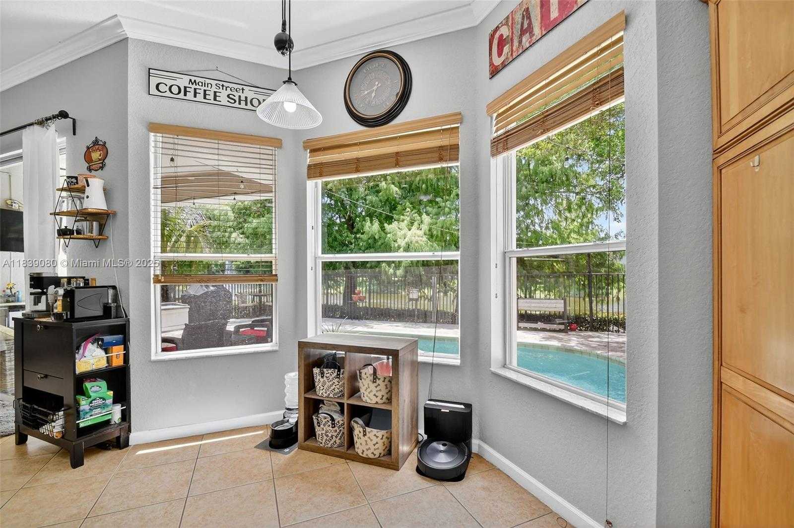 Small Image of 1086 GROVE PARK CIR, Boynton Beach Number 24
