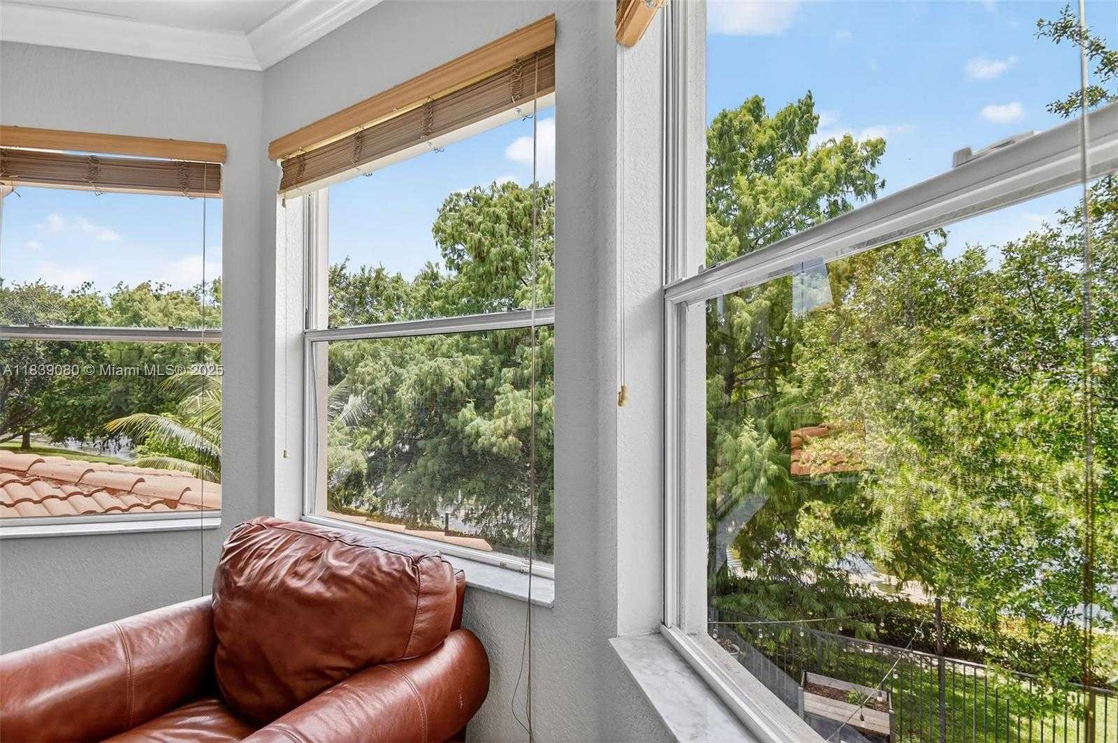 Small Image of 1086 GROVE PARK CIR, Boynton Beach Number 35
