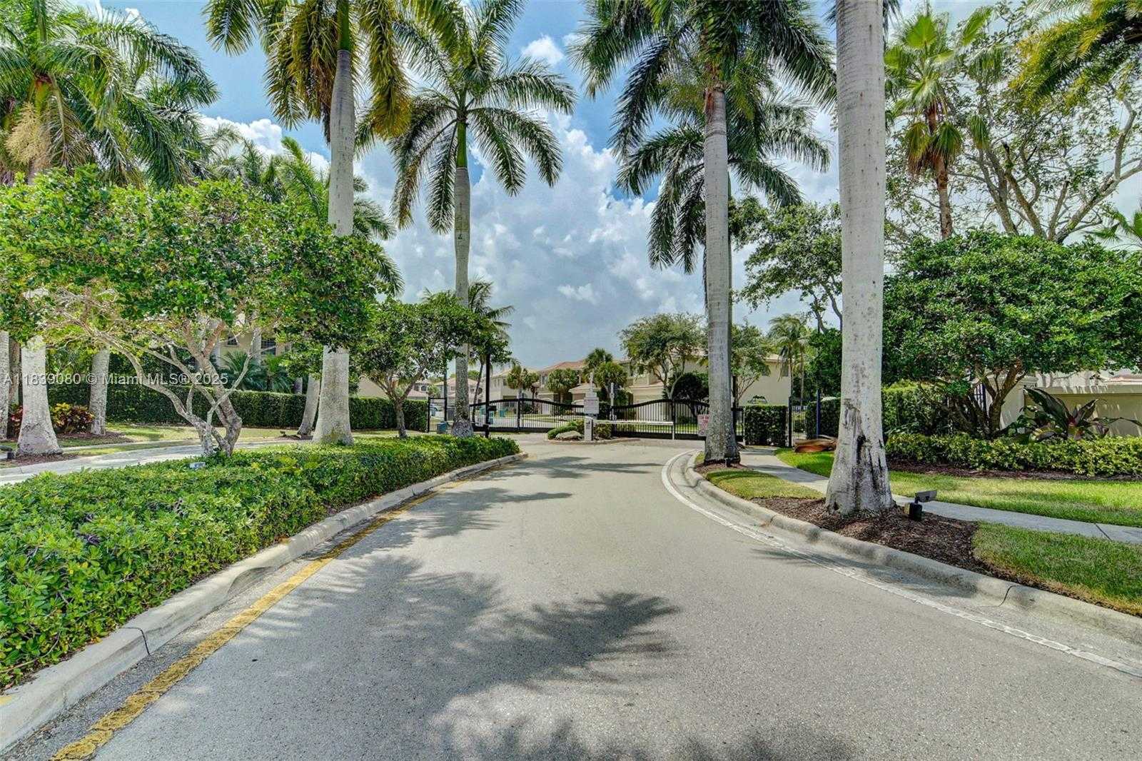 Small Image of 1086 GROVE PARK CIR, Boynton Beach Number 66