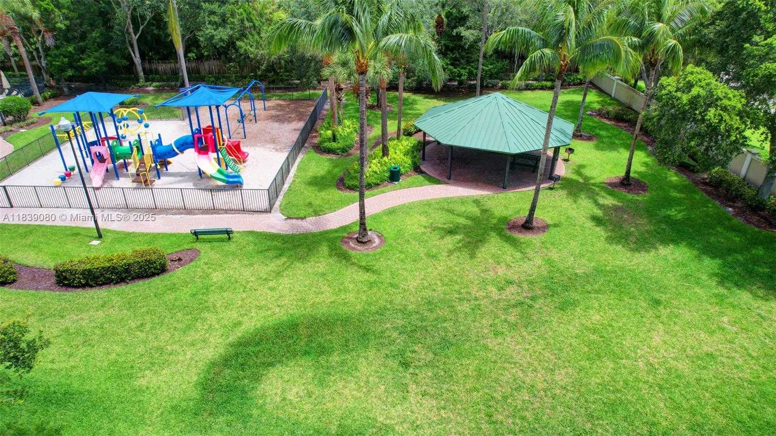 Small Image of 1086 GROVE PARK CIR, Boynton Beach Number 71