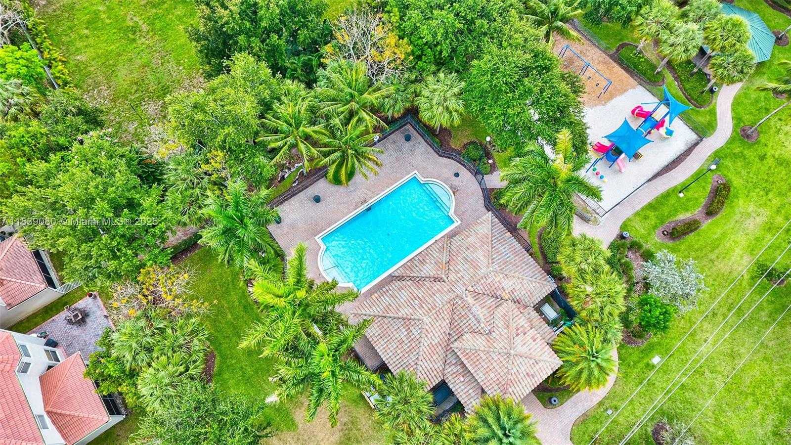 Small Image of 1086 GROVE PARK CIR, Boynton Beach Number 72