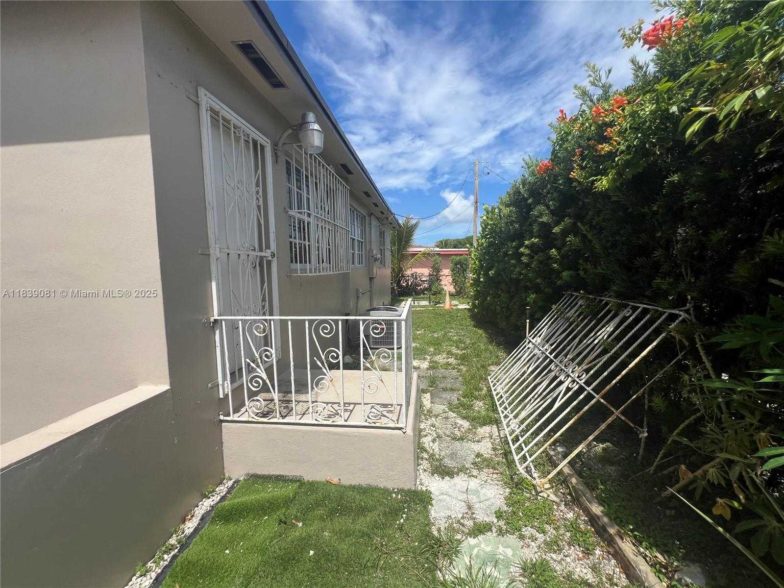 Small Image of 1190 NORTH WEST 135TH ST, North Miami Number 12