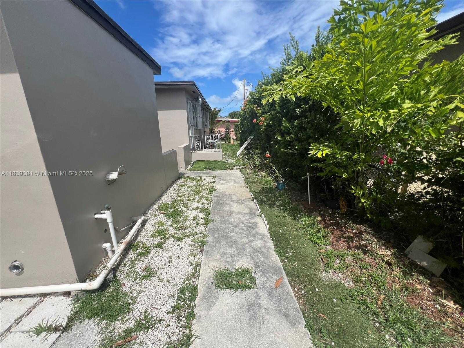 Small Image of 1190 NORTH WEST 135TH ST, North Miami Number 14