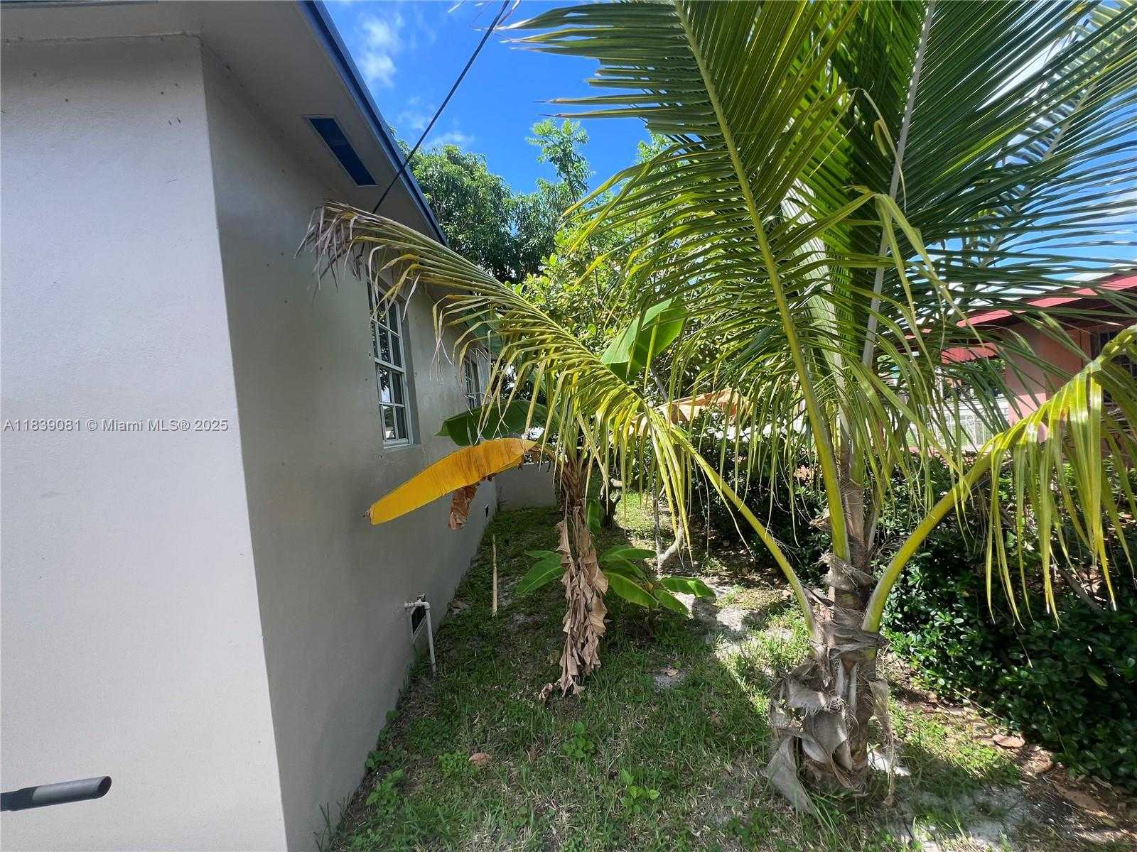 Small Image of 1190 NORTH WEST 135TH ST, North Miami Number 18